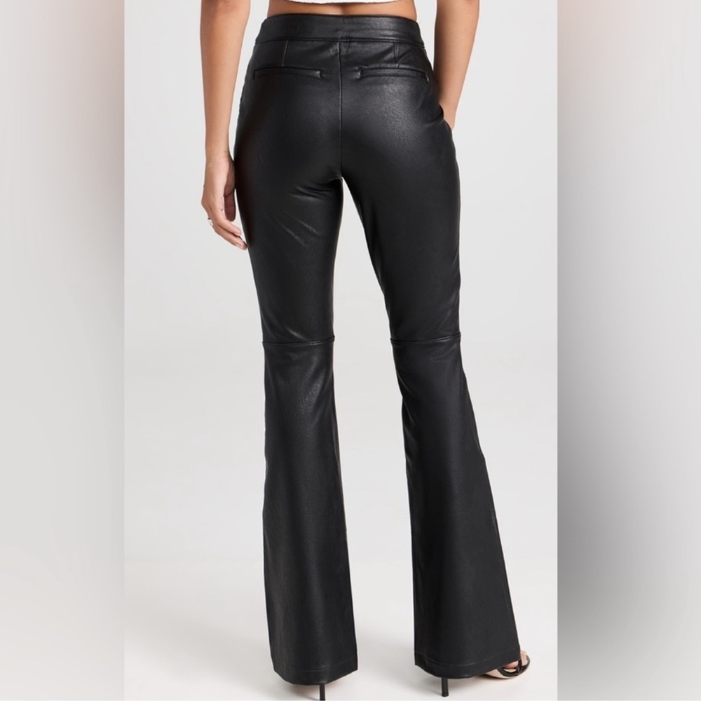 Spanx Leather-Like Flare Pant
Luxe Black / Regular / M